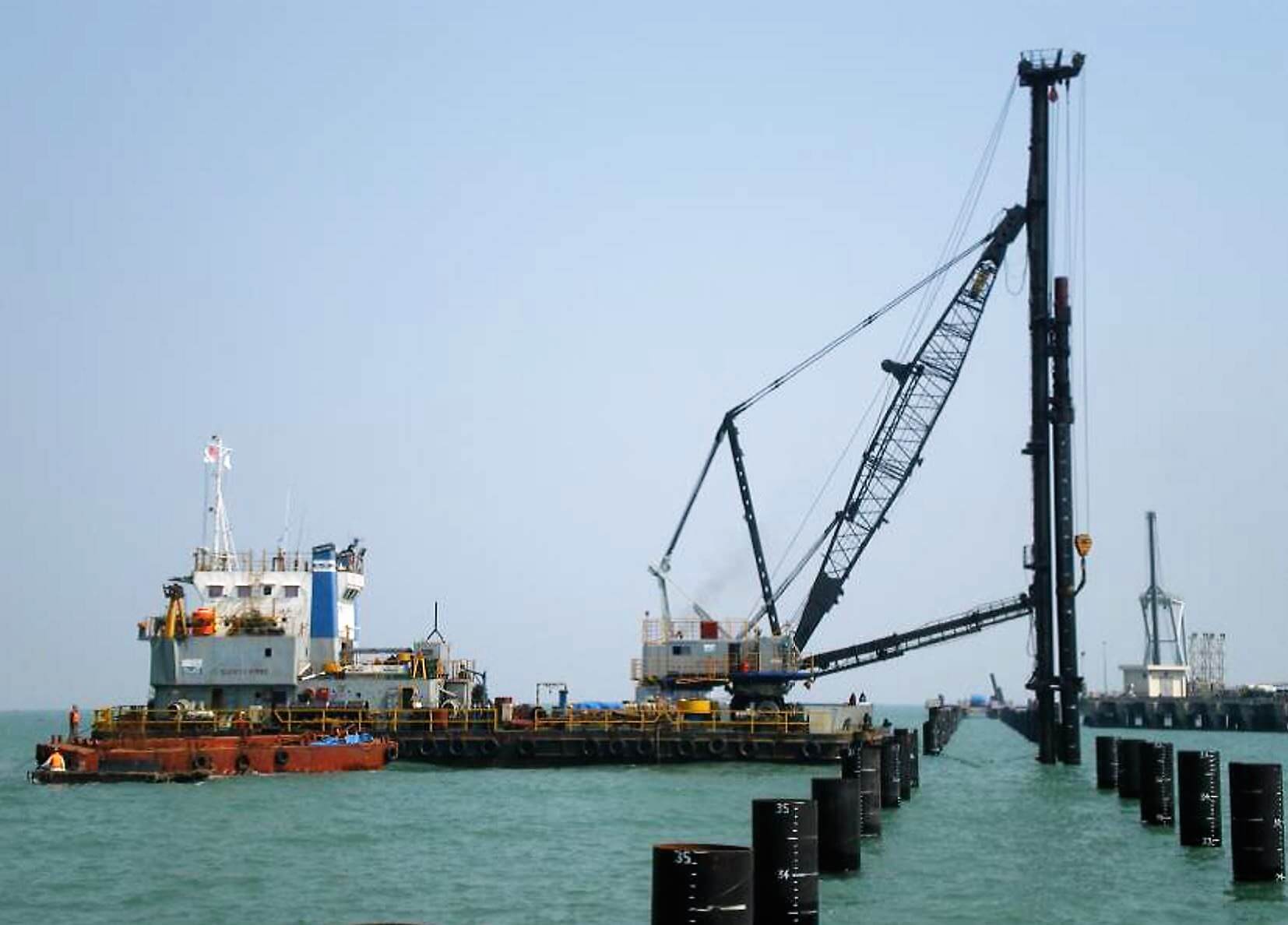 equipment-crane-barge-merak-10