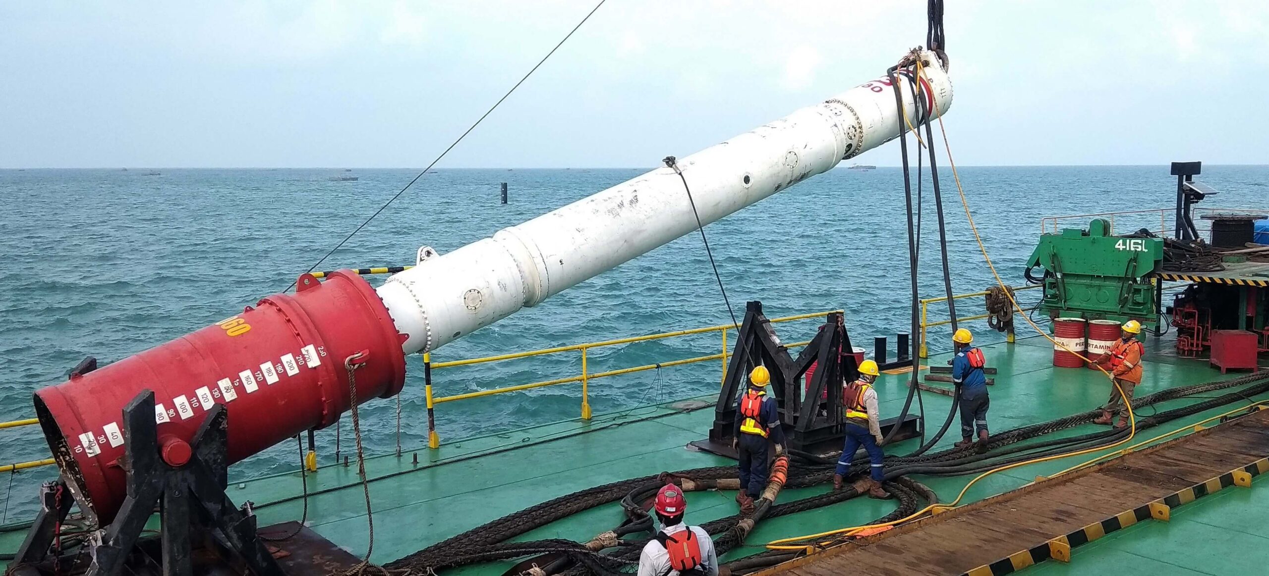 equipment-powerful-marine-hammers