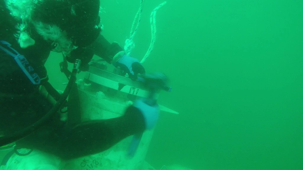 YAM Commercial Diving Presentation 2020 - frame at 1m30s